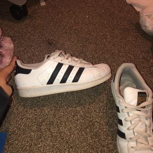 Cute adidas sneakers!!’